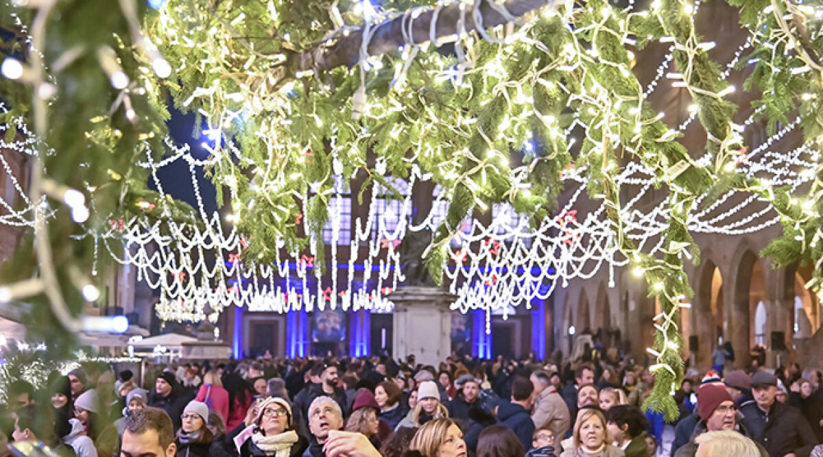 Rimini si illumina: 90 km di luci e presepe all'Arco d'Augusto - Accensione luci di Natale ©Riccardo Gallini