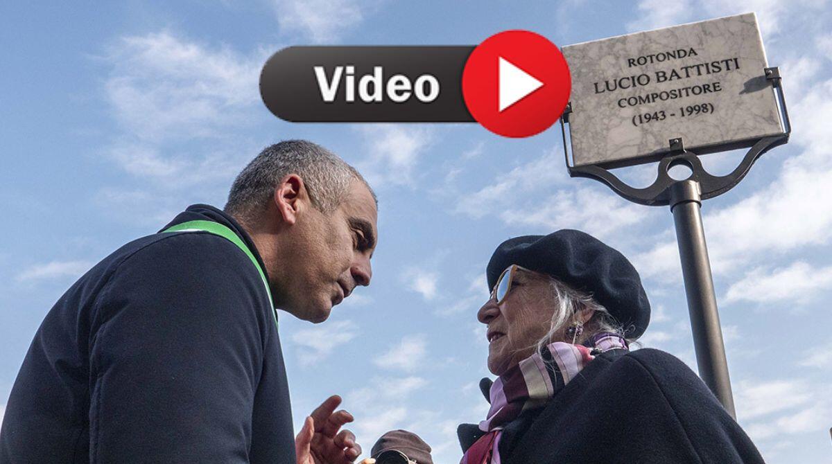 Rotonda Lucio Battisti: Rimini omaggia il grande cantautore. La vedova "Amava la città" - Intitolazione rotonda Lucio Battisti ©Riccardo Gallini /GRPhoto