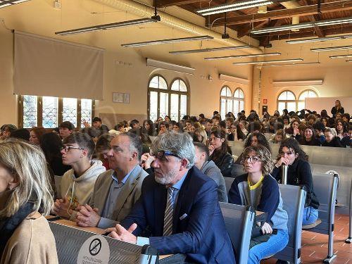Incontro con studenti ed esperti