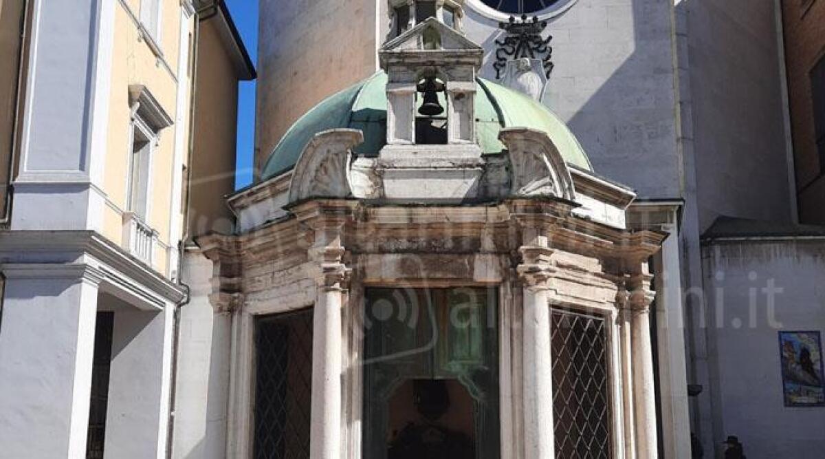 Rimini, via libera della Giunta per il restauro del Tempietto di Sant'Antonio - Il tempietto di Sant'Antonio in piazza Tre Martiri