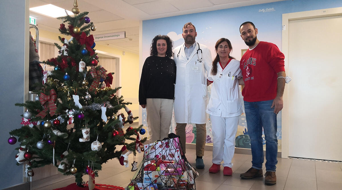 L'Asd Lions di Coriano dona giocattoli al reparto pediatria dell'ospedale di Rimini - La donazione al reparto pediatria dell'ospedale Infermi di Rimini