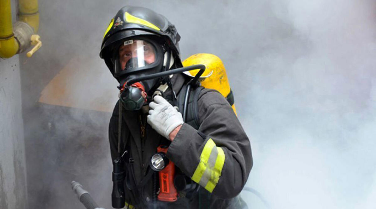 Scooter in fiamme nel garage condominiale: evacuate 11 famiglie - Archivio