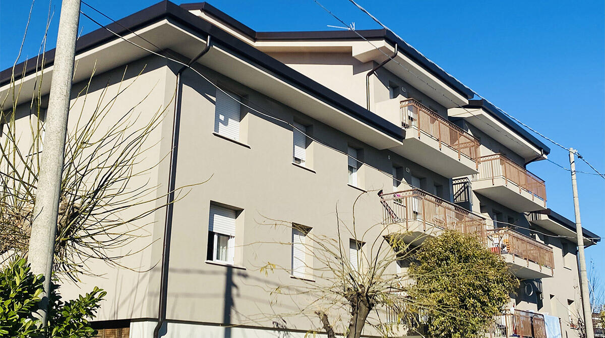 Riccione, restauro di cinque palazzine concluso grazie al Superbonus - Il condominio di via Volterra restaurato