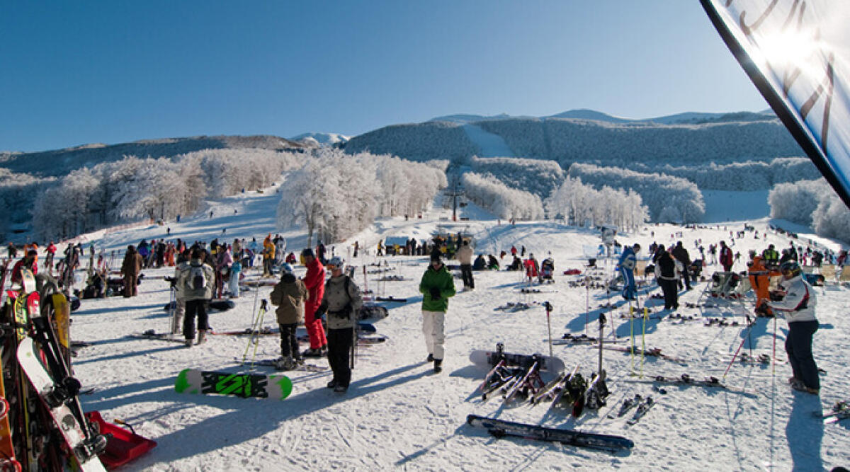 Al via la stagione sciistica sull'appennino dell'Emilia Romagna - Foto Ansa
