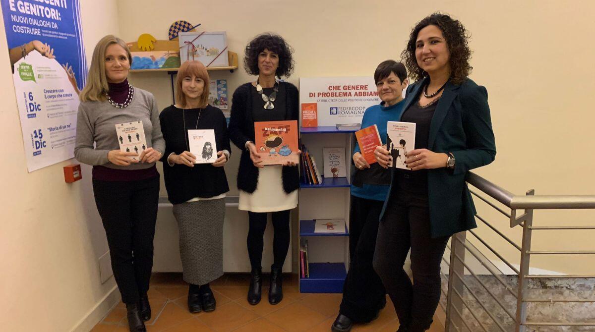 Da Federcoop al Centro per le Famiglie di Rimini una piccola libreria sulla parità di genere - Cerimonia di inaugurazione della piccola biblioteca