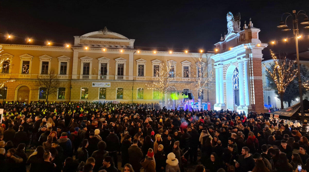 Santarcangelo, per Capodanno il centro storico torna a essere una grande discoteca all'aperto - 