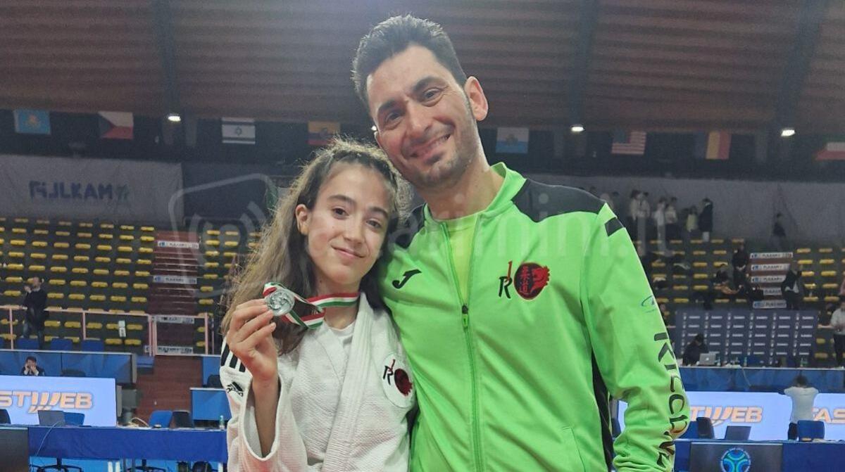 Judo, la riccionese Sofia Longo vice campionessa italiana - Sofia Longo con il padre Giuseppe maestro di judo