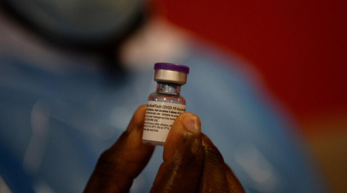 Falsi vaccini a centinaia di no vax, ha patteggiato due anni -