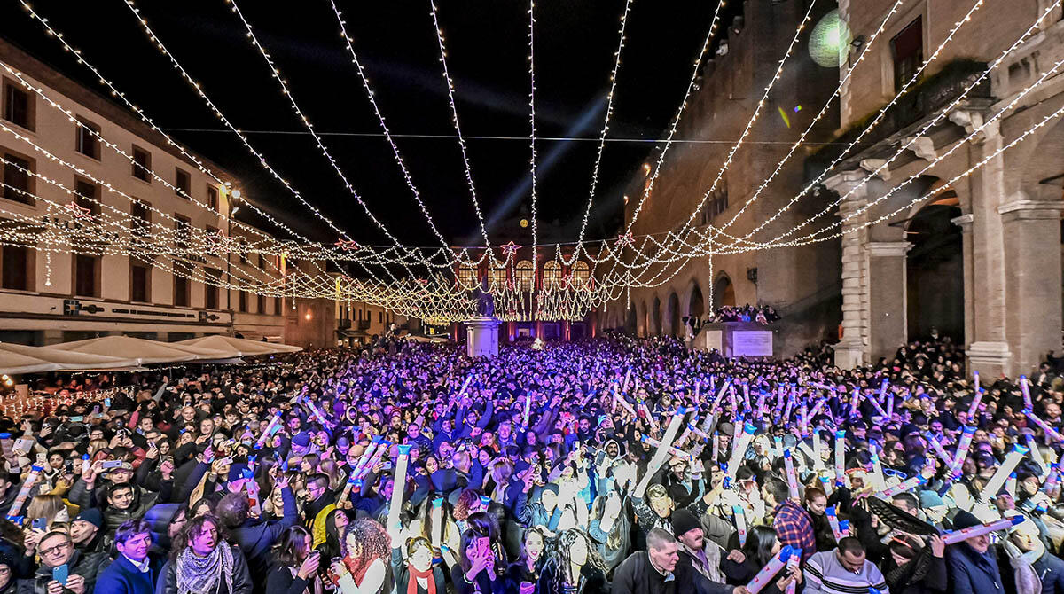 Capodanno con il pienone? Vagnini (Confesercenti) "l’89% delle stanze disponibili sono già riservate" - Capodanno, concerti e spettacoli nel centro storico ©Riccardo Gallini /GRPhoto