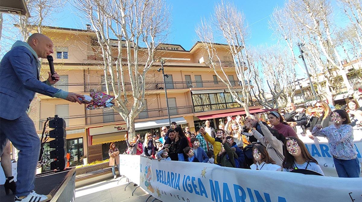 Bellaria a Santo Stefano regala ai bambini uova di Pasqua per promuovere gli eventi di Primavera - Andrea Prada