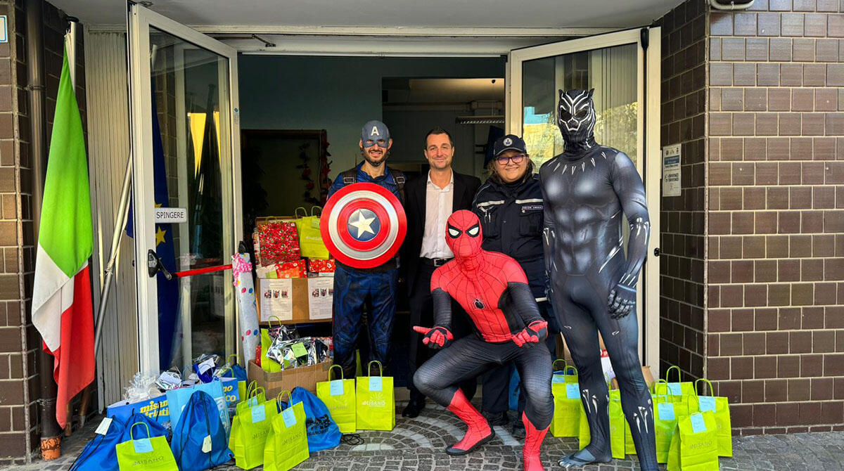 I supereroi Marvel raccolgono doni natalizi per i piccoli della chirurgia pediatrica dell'Infermi - I doni natalizi raccolti a Misano Adriatico