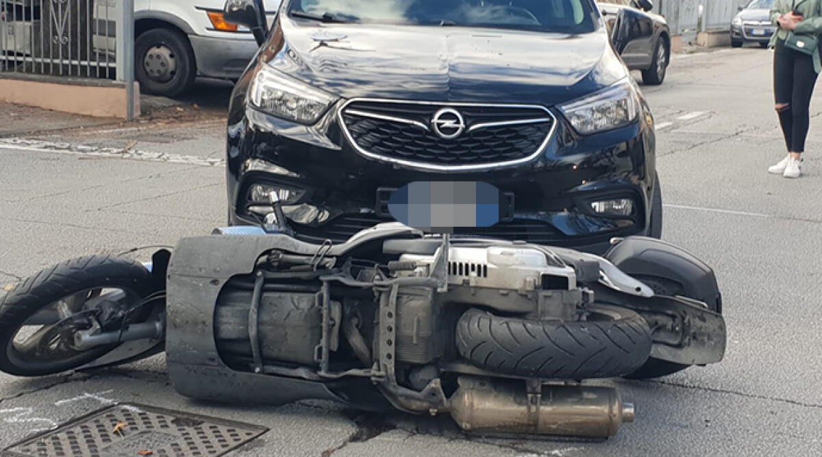 Auto e scooter si scontrano all'incrocio, ferito scooterista - Il luogo dell'incidente