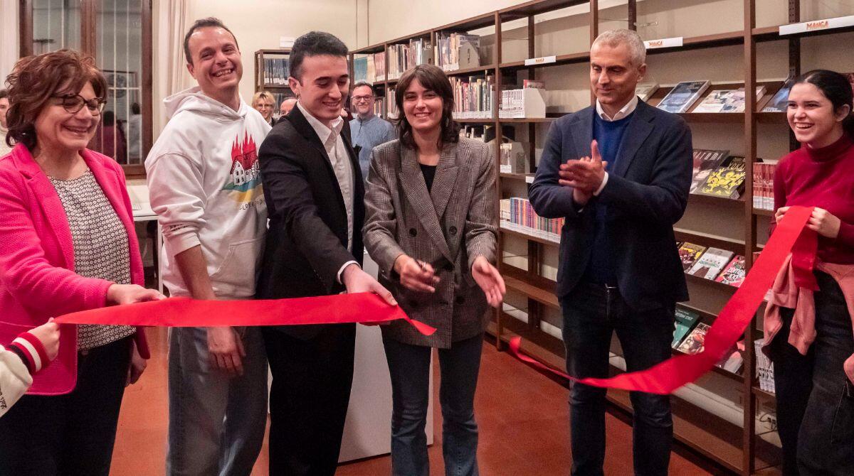 Alla Biblioteca Gambalunga di Rimini nasce la nuova area fumetti e manga - Il taglio del nastro - GRPhoto