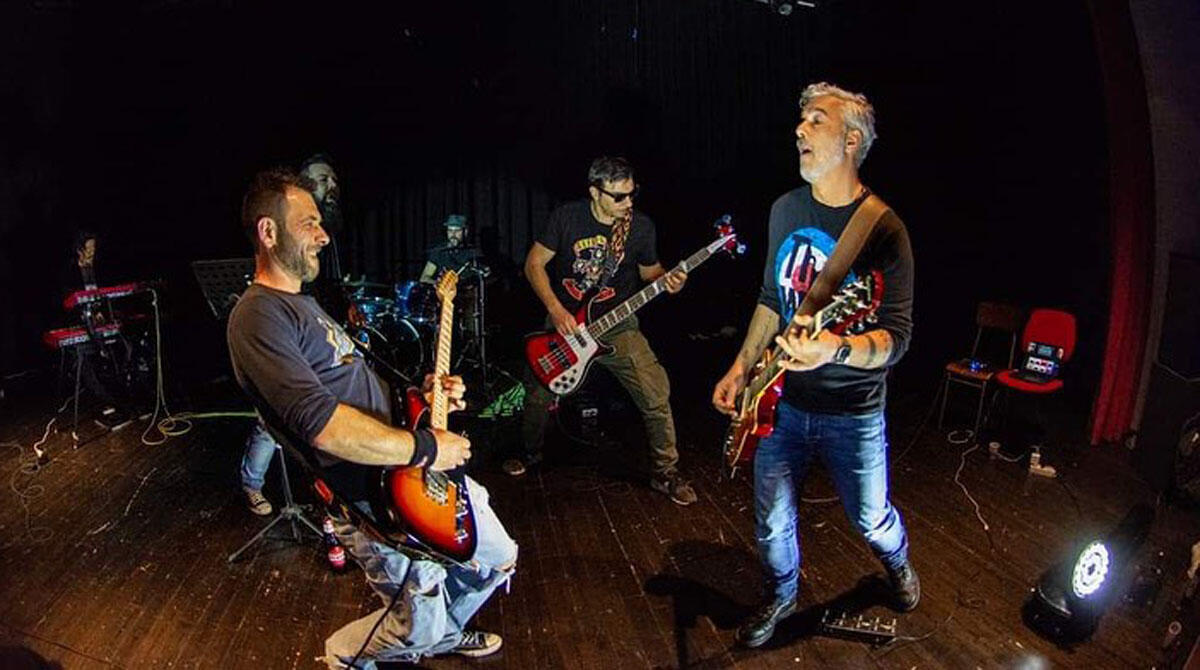 Rusty Fingers, un viaggio musicale dagli anni '70 al 2000 al teatro Cast Oro di Rimini -