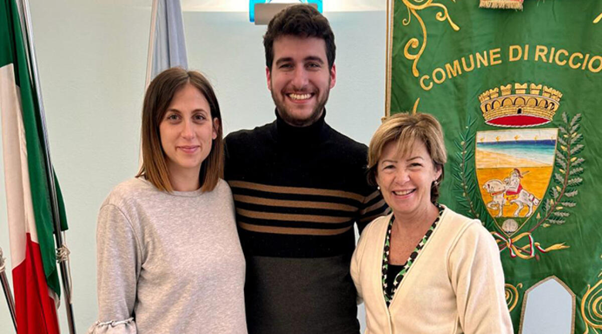 È un giovane albergatore innovativo e determinato il nuovo Assessore al Turismo di Riccione - Da sinistra la consigliera Federica Torsani, l'assessore al Turismo Mattia Guidi e la sindaca Daniela Angelini