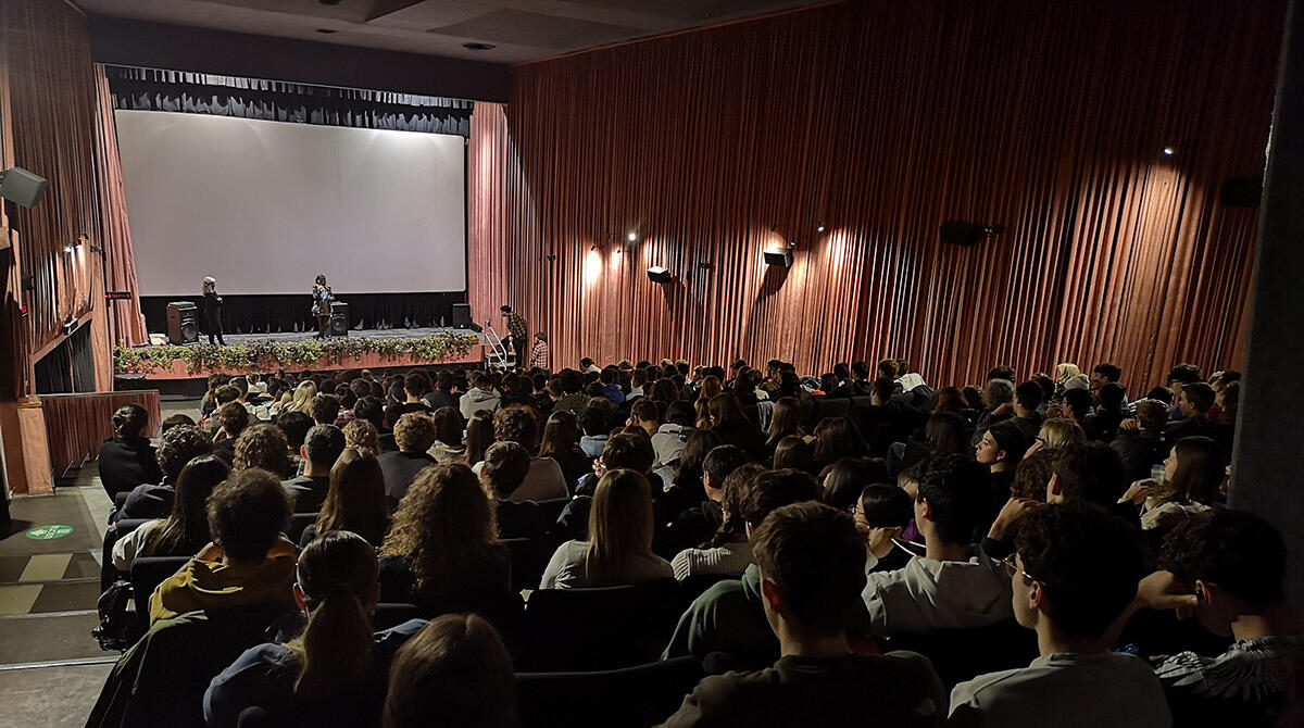 Tutti in sala per "C'è ancora domani": 600 studenti riminesi dibattono sul film del momento -