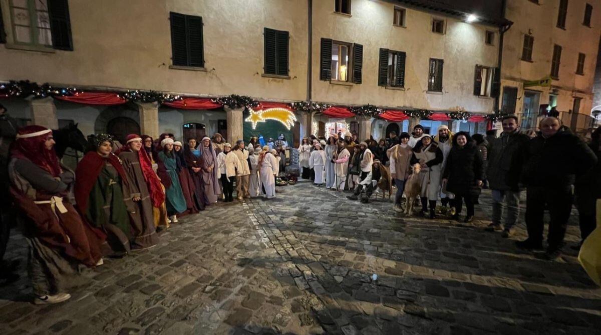 Presepe vivente di Pennabilli, grande partecipazione alla rappresentazione della Natività -