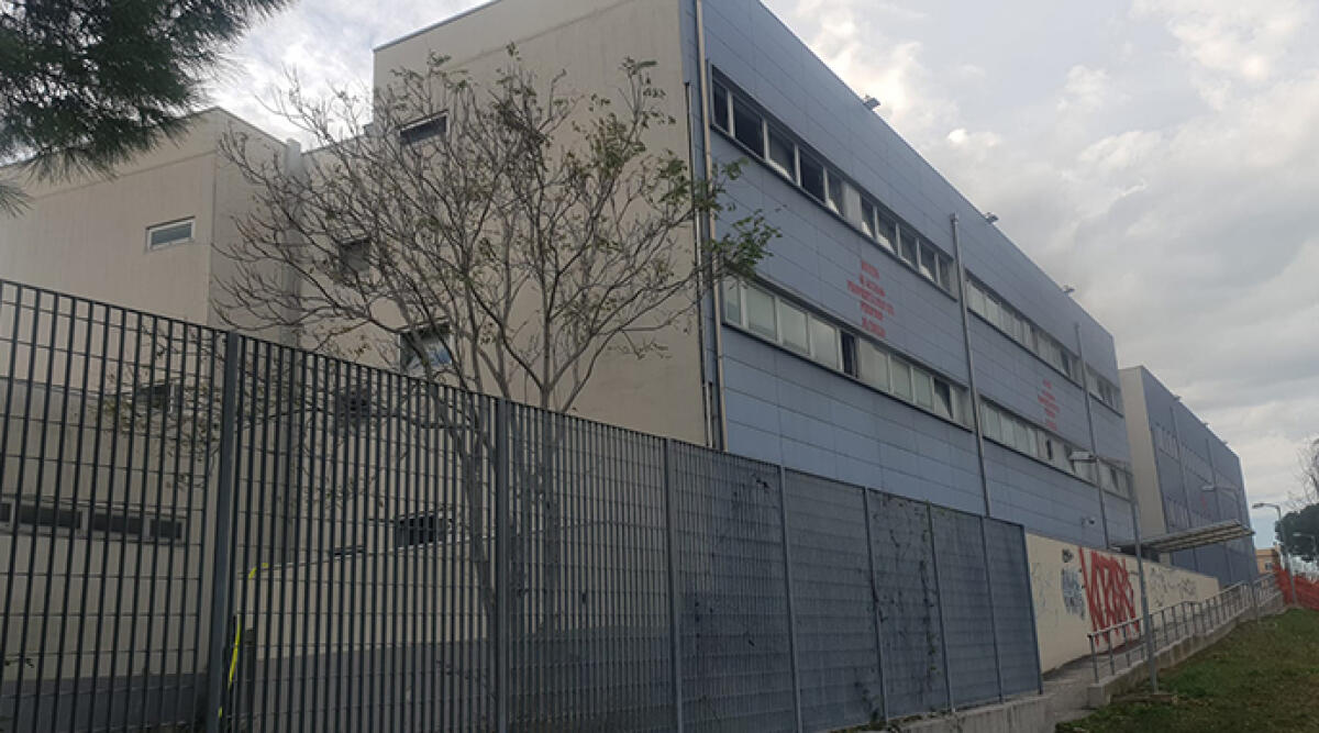 Ex Questura, proposta shock: "Fateci fare il supermercato: il resto sarà tutto del Comune" - L'ex questura di via Ugo Bassi a Rimini