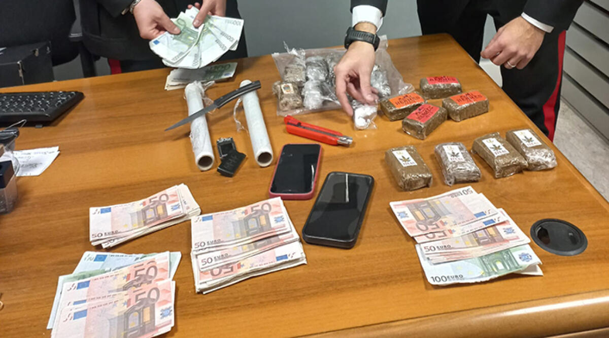 Coppia in manette per spaccio di cocaina nel centro di Riccione, operavano con auto di lusso - Il materiale ed il denaro sequestro