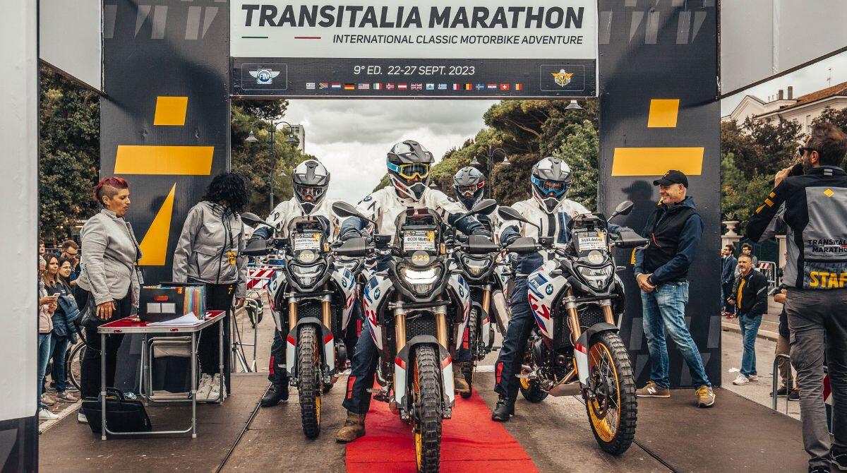 Transitalia Marathon: ecco le tappe della 10° edizione da Rimini a Roma - La partenza dell'edizione 2023 a Rimini - Foto RallyCool Photography