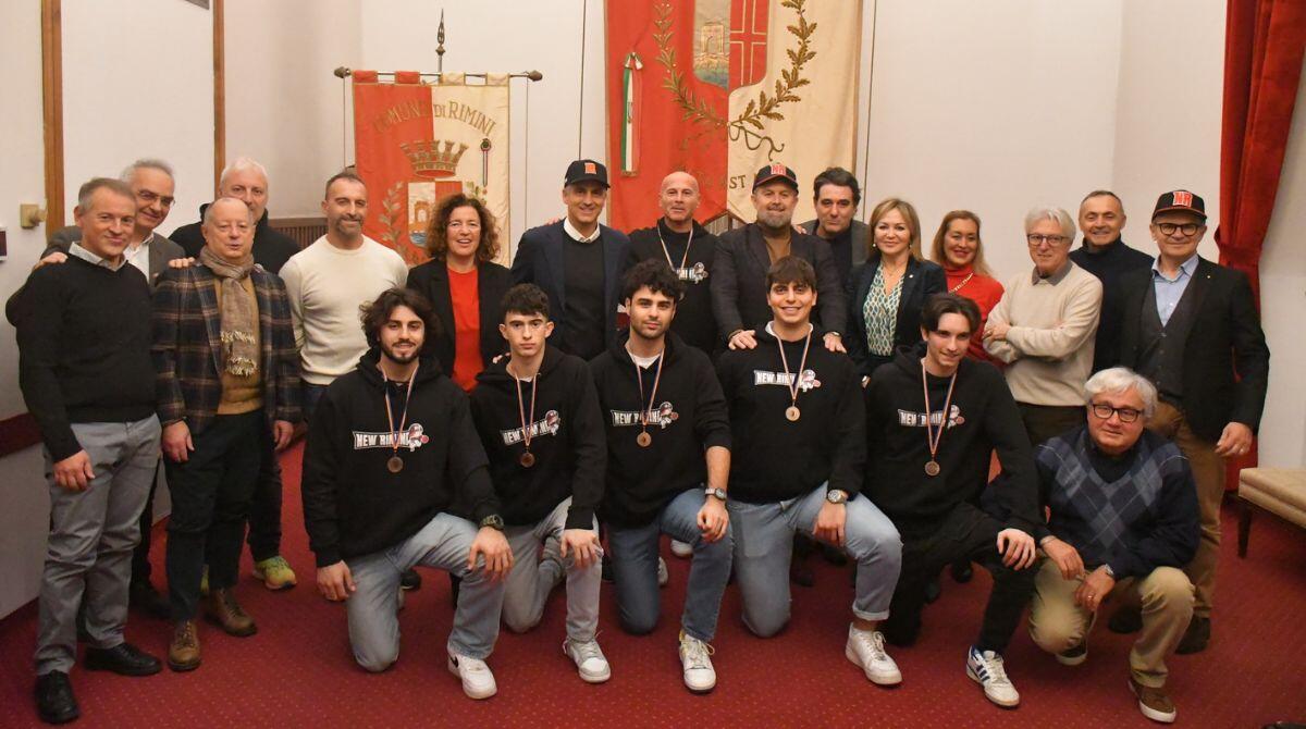New Rimini Baseball festeggia in Comune il ritorno in serie A - La delegazione di New Rimini in Comune