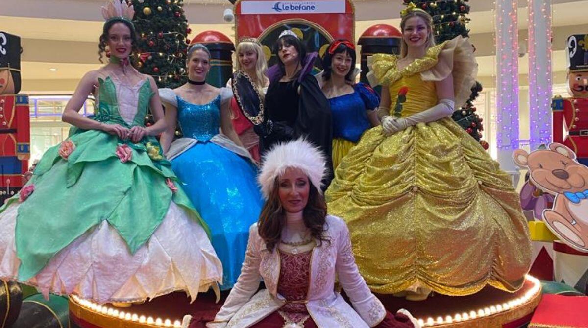 Fine d'anno con la Regina del Natale alle Befane di Rimini -