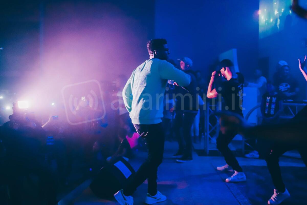 SanTrap 2023: il Festival Hip Hop torna al Teatro il Lavatoio con il contest musicale - Photo by Luis Quintero on <a href="https://www.pexels.com/photo/selective-focus-photography-of-dancing-on-floor-2091383/" rel="nofollow">Pexels.com</a>