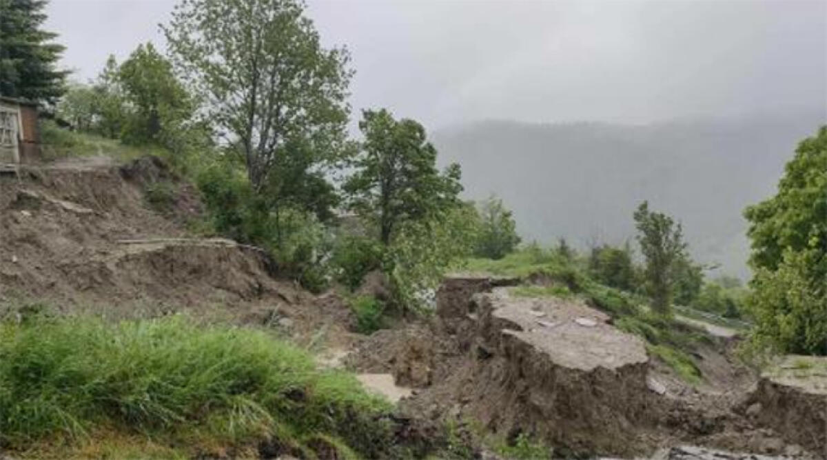 Il geologo Vai avverte: "L'eolico in Appennino rischia disastri imminenti" - La frana che ha interessato il Comune di Casteldelci in Località Villa di Fragheto nell’alluvione di Maggio 2023