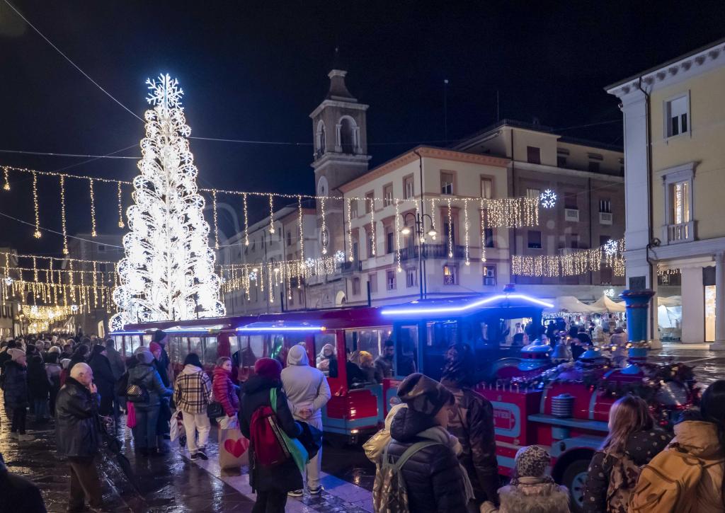 Luci di Natale, piazza Tre Martiri ©Riccardo Gallini /GRPhoto