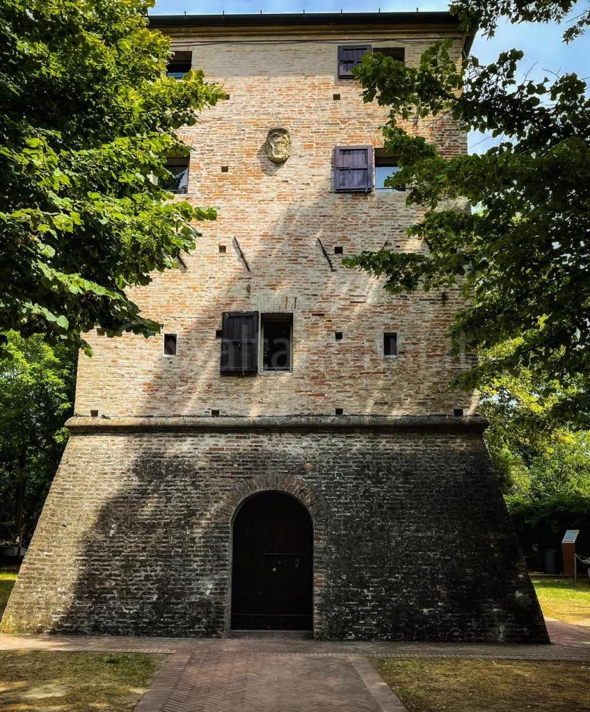 Torri di difesa: la Torre Saracena di Bellaria