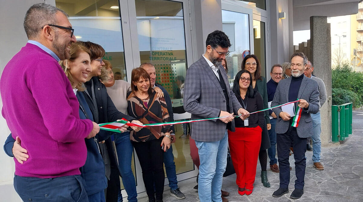 Rimini, all'ospedale la nuova centrale per pazienti fragili: investiti 240.000 euro - L'assessore Gianfreda procede al taglio del nastro