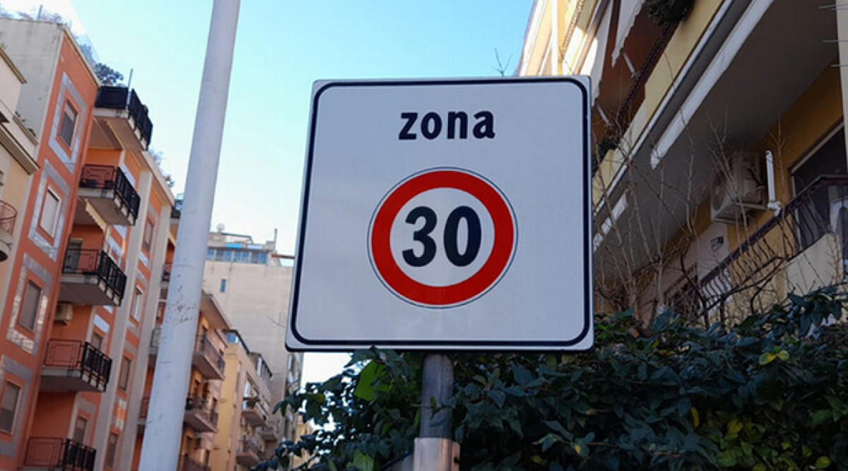 Limite di 30 km orari a Rimini? Si ma solo in certe zone - Foto Ansa
