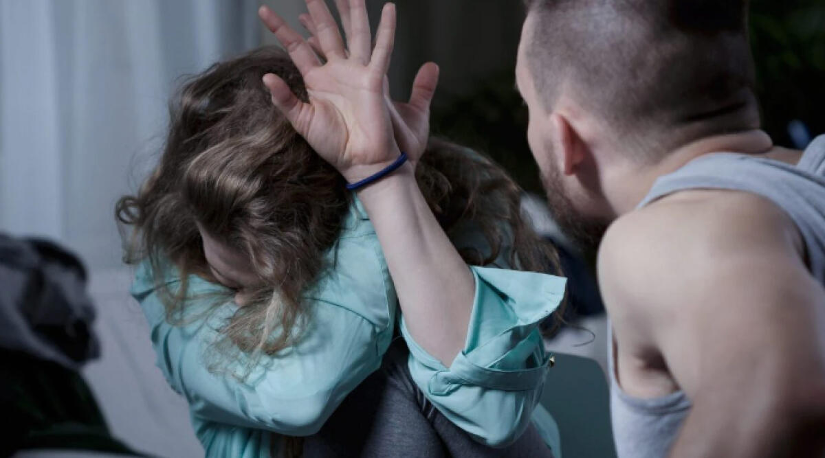Faenza: voleva buttare la fidanzata dalla finestra, arrestato 24enne - Foto di repertorio