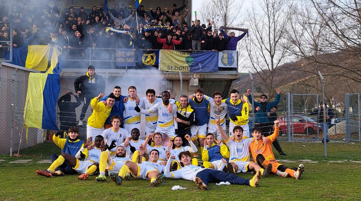 Il derby è del Novafeltria: Pietracuta ko 1-0. Baldinini gol, super Burioni - La gioia dei giocatori del Novafeltria