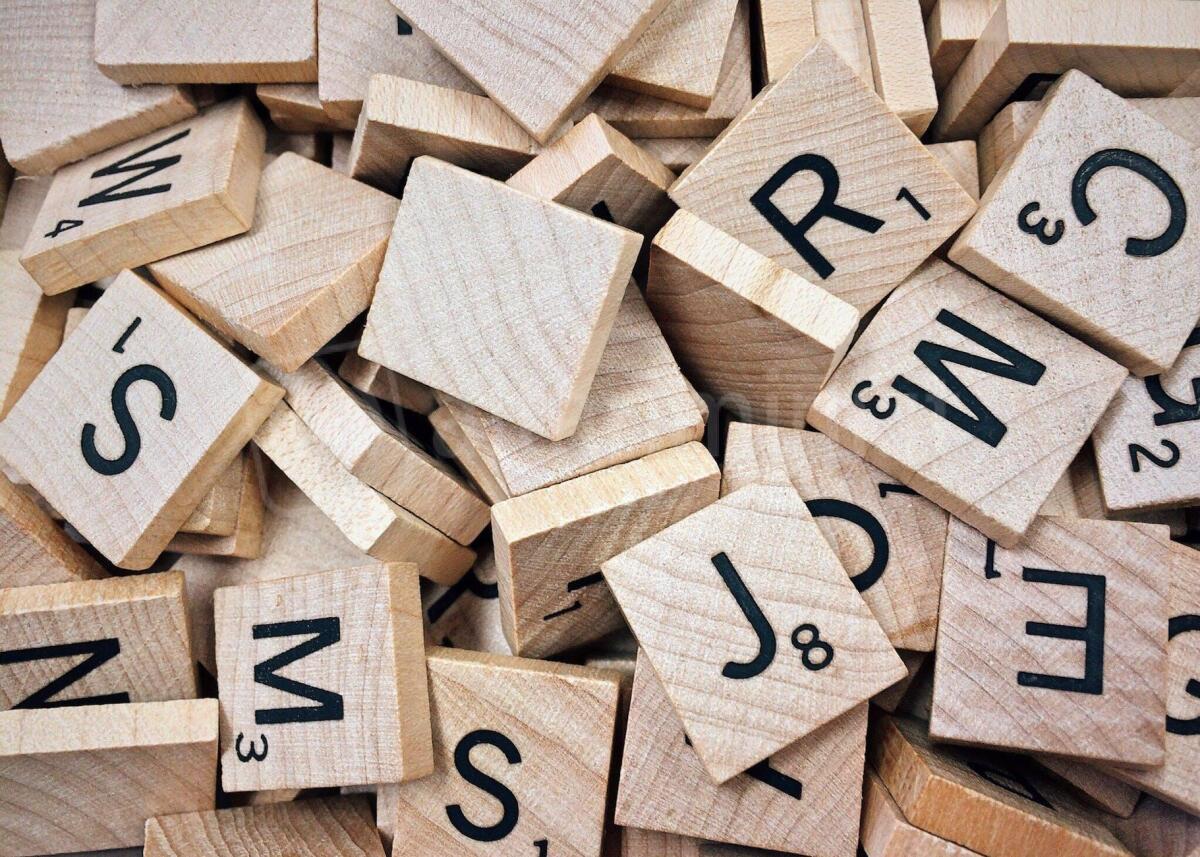 Anagrammi: "Torna a Rimini e...ti innamorerai": la classifica del concorso per autori - Photo by Pixabay on <a href="https://www.pexels.com/photo/brown-scrabble-boards-with-letters-278887/" rel="nofollow">Pexels.com</a>