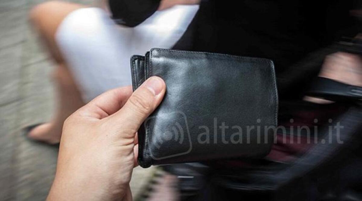 Allarme borseggiatori durante il Sigep: bande specializzate colpiscono sui mezzi pubblici - 