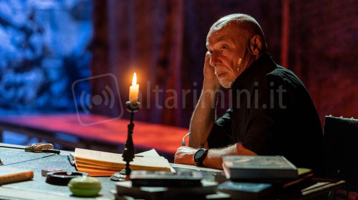 La letteratura russa protagonista al Galli di Rimini con Paolo Nori - Una scena dallo spettacolo