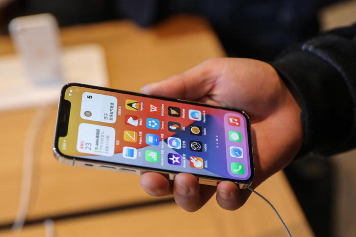 Vietare il cellulare agli under 11 nelle scuole a San Marino - Repertorio