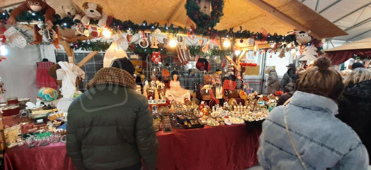 La Befana vien dal mare e arriva all'Ice Village di Rimini -