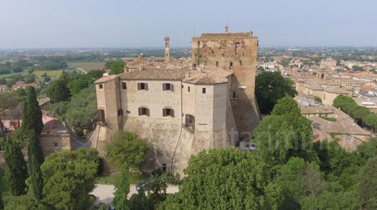 Visit Romagna: strategie ambiziose per il 2024 tra branding, eventi turistici e progetti - Castello di Santarcangelo