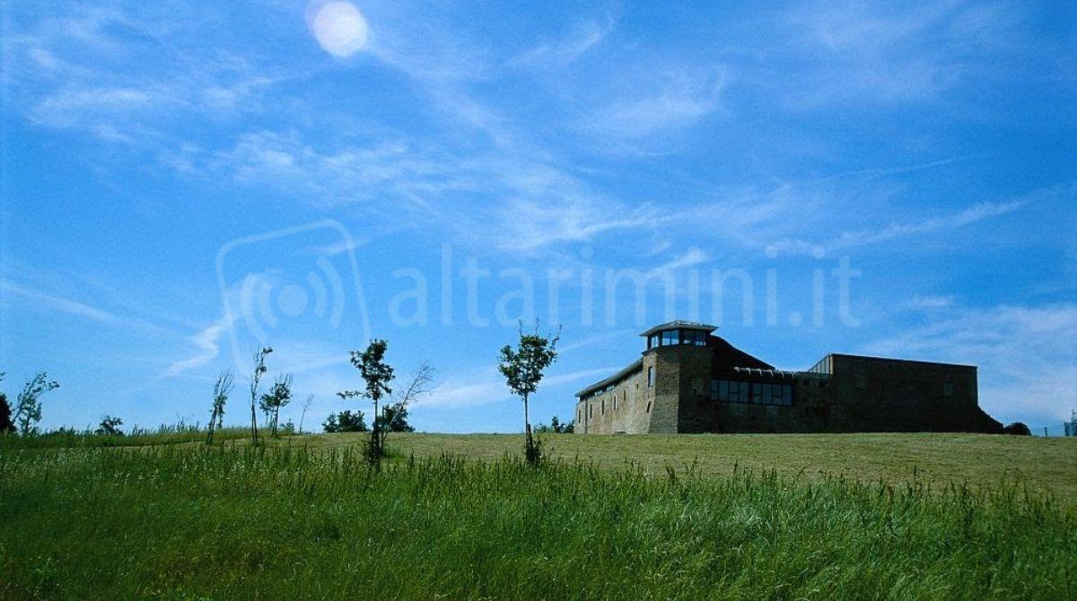 Riccione, cittadini al lavoro per pulire il Parco degli Agolanti - Il Castello degli Agolanti