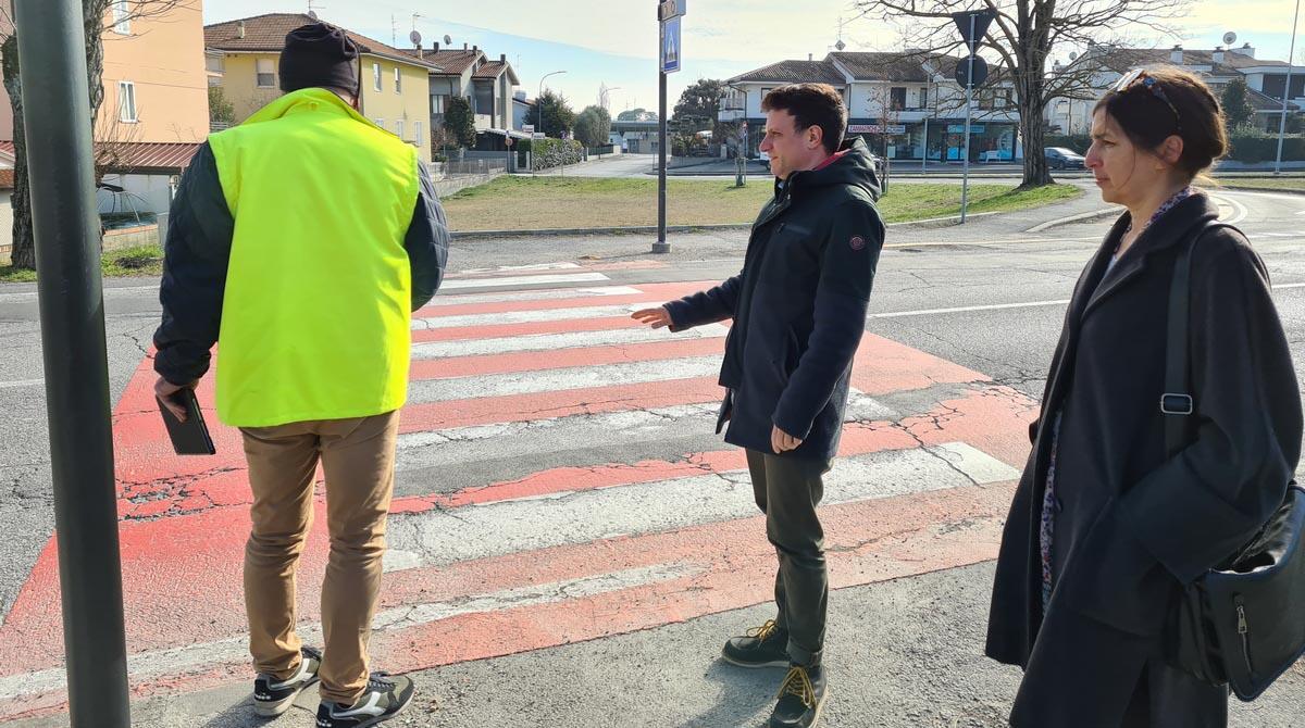 Semaforo a chiamata e spartitraffico: più sicurezza agli incroci della Santarcangiolese - Il sopralluogo di Sacchetti e Fussi