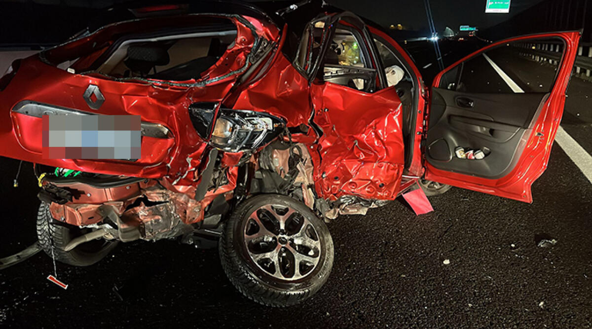 Rimini, violento scontro tra due auto in autostrada - 