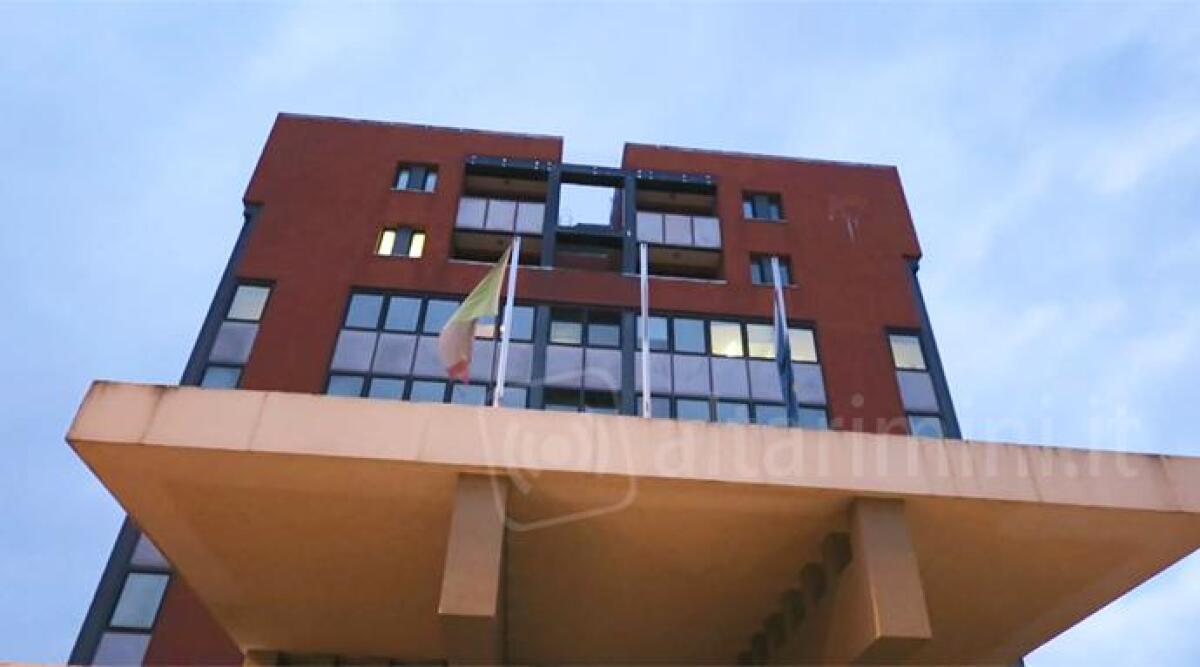 In Questura per chiedere il permesso di soggiorno con generalità false: arrestato - Questura di Rimini