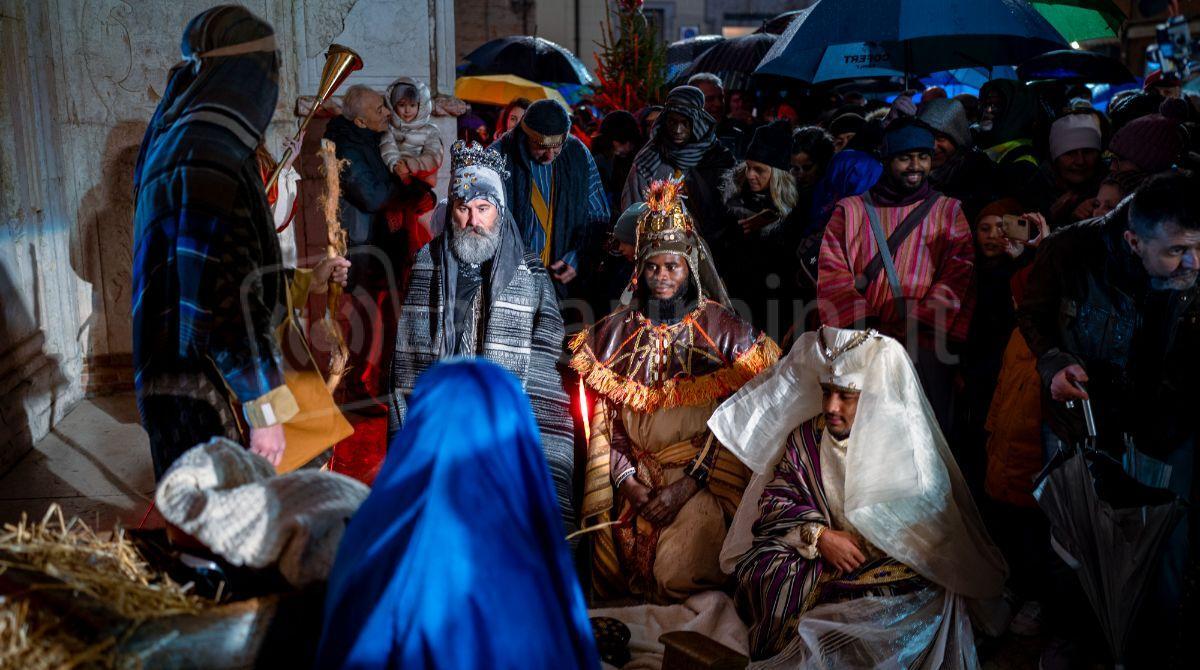 Oltre 3000 persone e 400 figuranti "In viaggio con i Re Magi" a Rimini - I Re Magi a Rimini - foto Roberto Masi