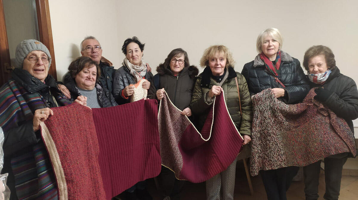Col Sorriso e con solidarietà: l'associazione dona coperte ai più bisognosi - Associazione Col Sorriso, San Giovanni in Marignano