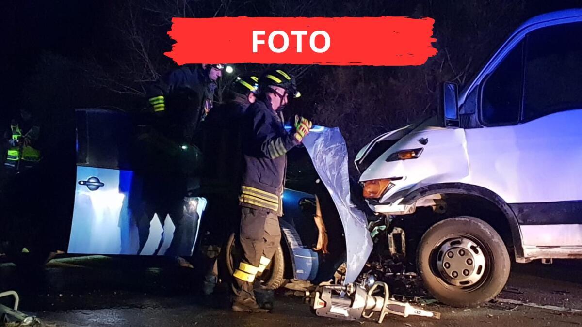 Montescudo, frontale tra una Volkswagen e un furgone frigo: un ferito - Il luogo dell'incidente