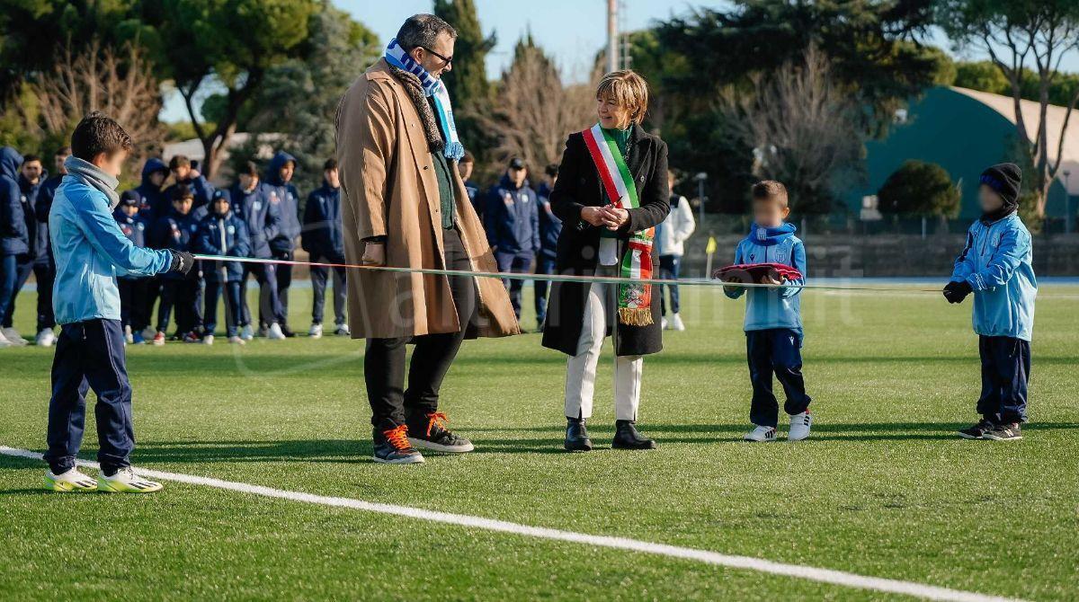 Riccione, taglio del nastro del nuovo manto allo stadio Nicoletti - Taglio del nastro