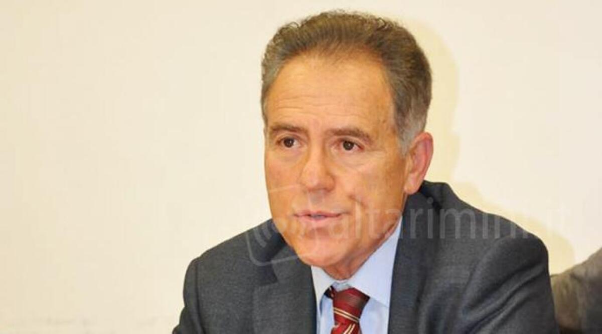 Aumenta stipendio di sindaco e assessori, la furia di Gioenzo Renzi - Gioenzo Renzi ARCHIVIO