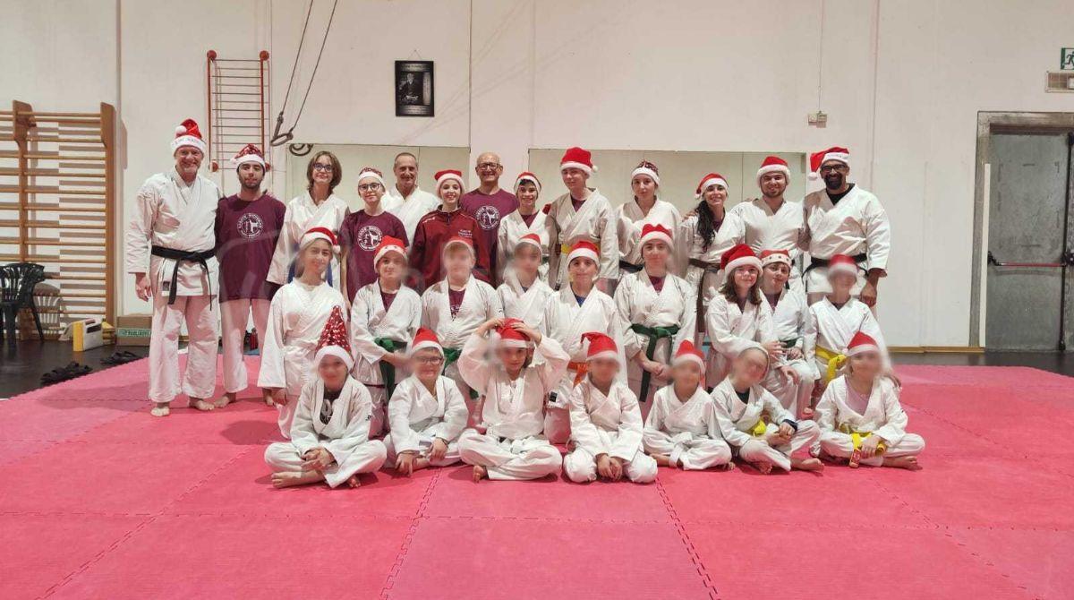 Poggio Torriana: nuovo tatami per gli allenamenti di karate e difesa personale -